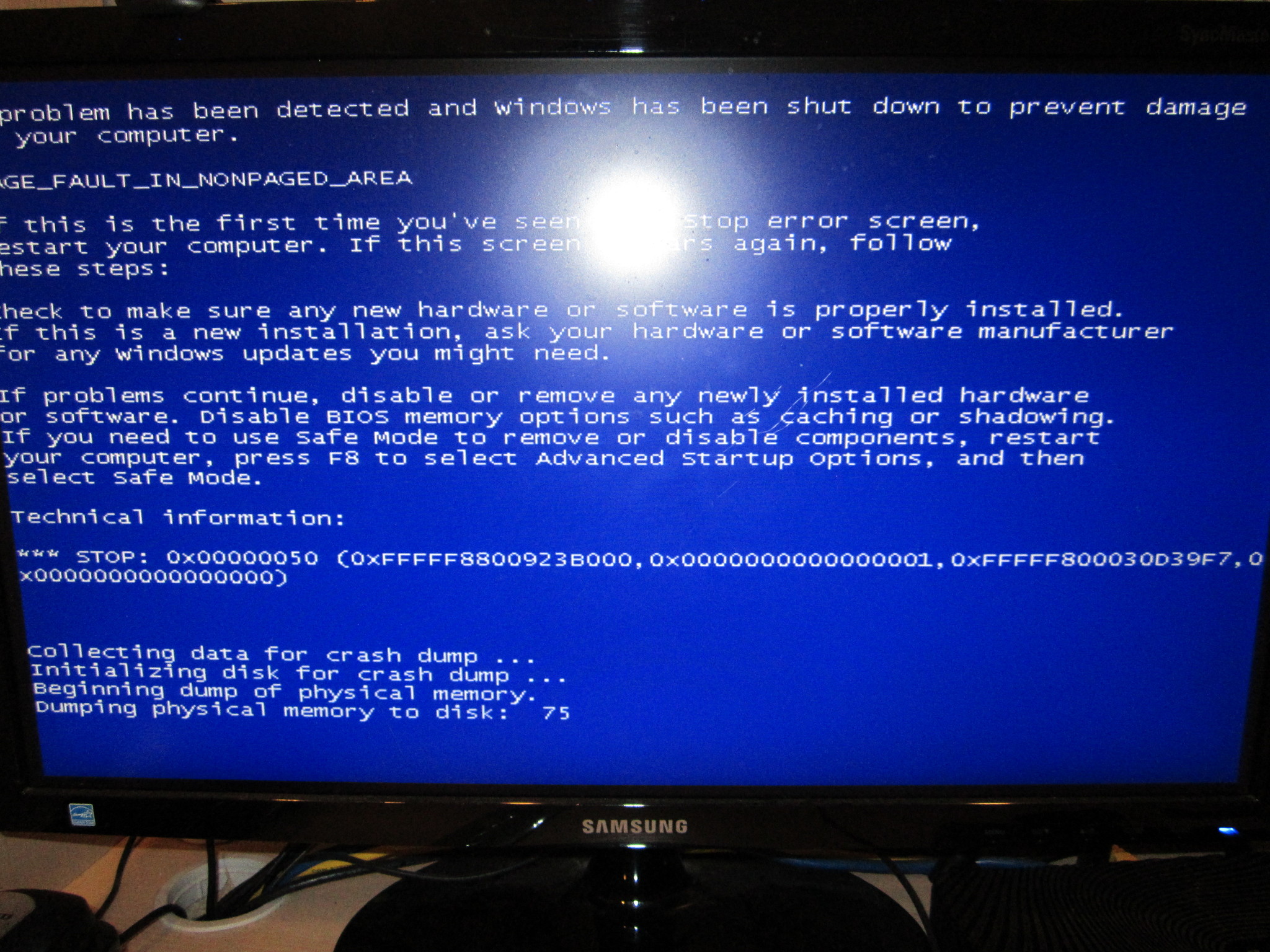 Сегодня мы поговорим почему в Windows 7 возникает синий экран смерти с кодом ошибки bsod STOP 0x00000050, как устранить и исправить ошибку 0x00000050 win32ksys